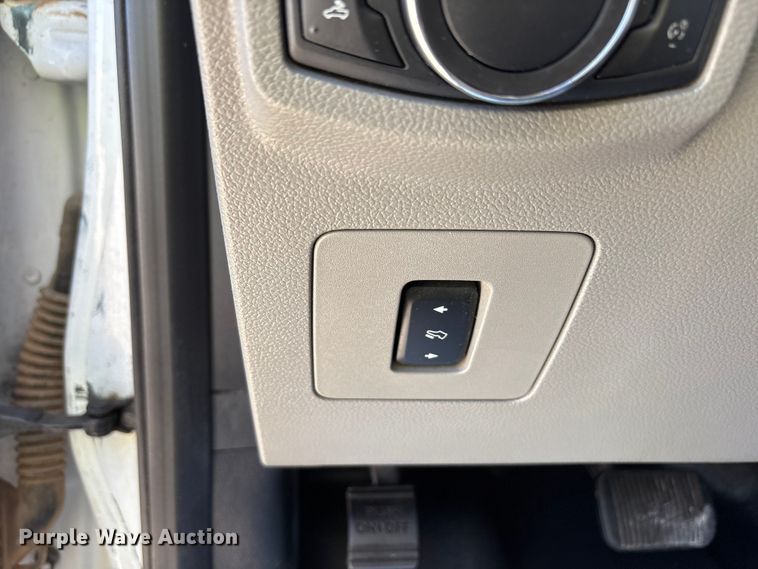 image for item EU4752 2015 Ford F150 Crew Cab pickup truck