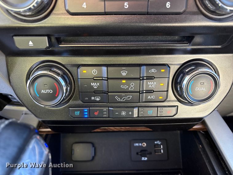 image for item EU4752 2015 Ford F150 Crew Cab pickup truck