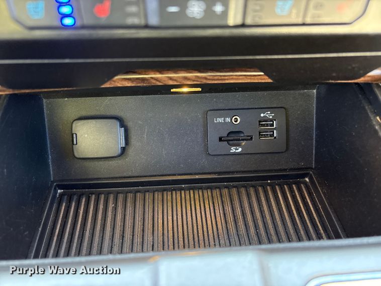 image for item EU4752 2015 Ford F150 Crew Cab pickup truck