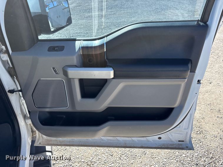 image for item EU4752 2015 Ford F150 Crew Cab pickup truck