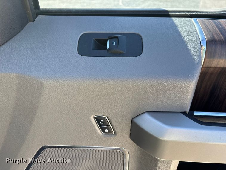 image for item EU4752 2015 Ford F150 Crew Cab pickup truck