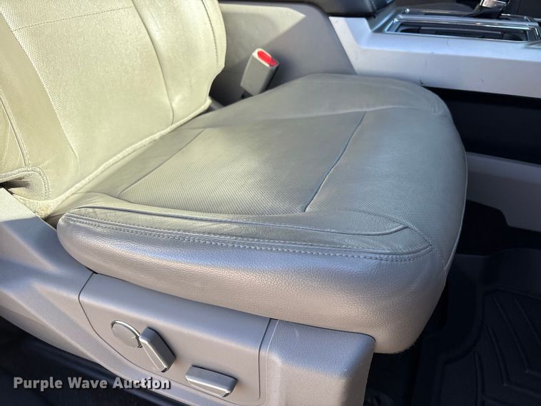 image for item EU4752 2015 Ford F150 Crew Cab pickup truck