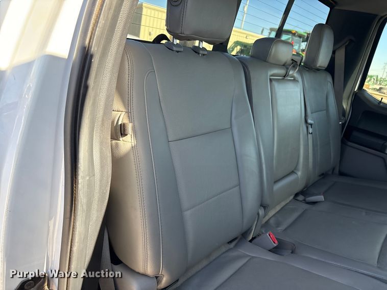 image for item EU4752 2015 Ford F150 Crew Cab pickup truck