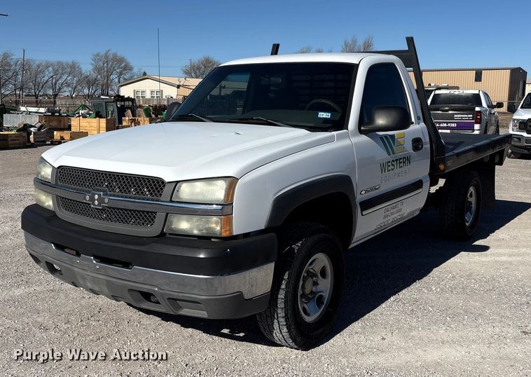 image for item EU4753 2004 Chevrolet Silverado 2500HD flatbed pickup truck