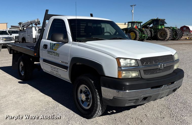 image for item EU4753 2004 Chevrolet Silverado 2500HD flatbed pickup truck