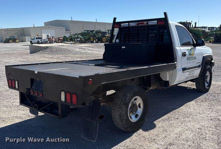 image for item EU4753 2004 Chevrolet Silverado 2500HD flatbed pickup truck