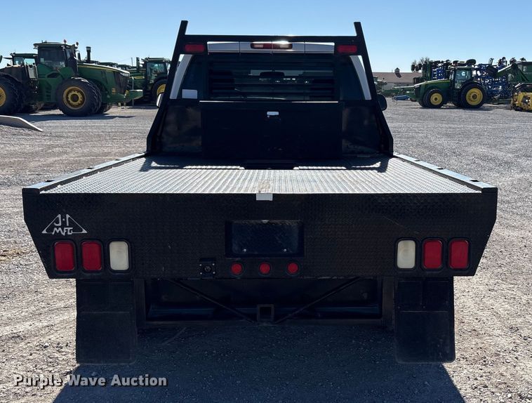 image for item EU4753 2004 Chevrolet Silverado 2500HD flatbed pickup truck