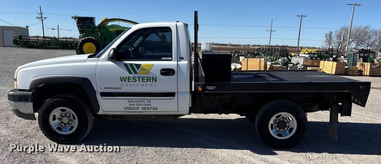 image for item EU4753 2004 Chevrolet Silverado 2500HD flatbed pickup truck