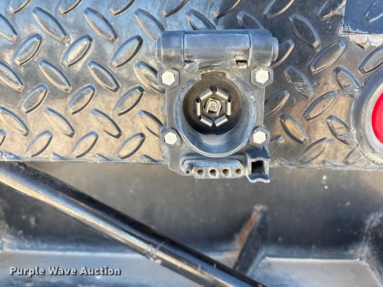 image for item EU4753 2004 Chevrolet Silverado 2500HD flatbed pickup truck