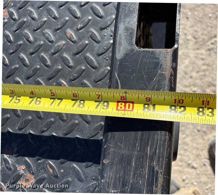 image for item EU4753 2004 Chevrolet Silverado 2500HD flatbed pickup truck