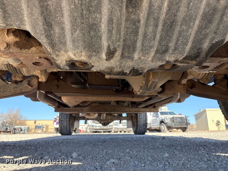 image for item EU4753 2004 Chevrolet Silverado 2500HD flatbed pickup truck