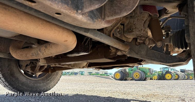 image for item EU4753 2004 Chevrolet Silverado 2500HD flatbed pickup truck