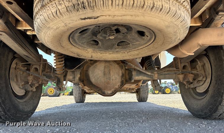 image for item EU4753 2004 Chevrolet Silverado 2500HD flatbed pickup truck