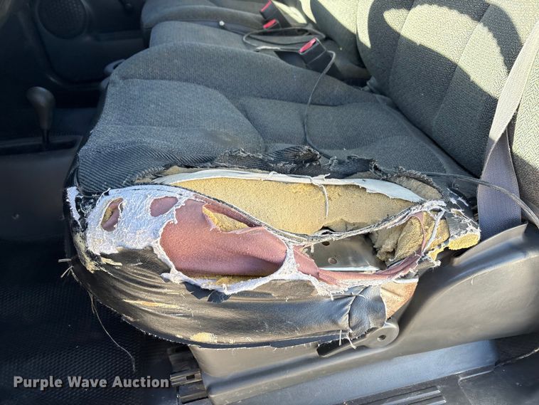 image for item EU4753 2004 Chevrolet Silverado 2500HD flatbed pickup truck