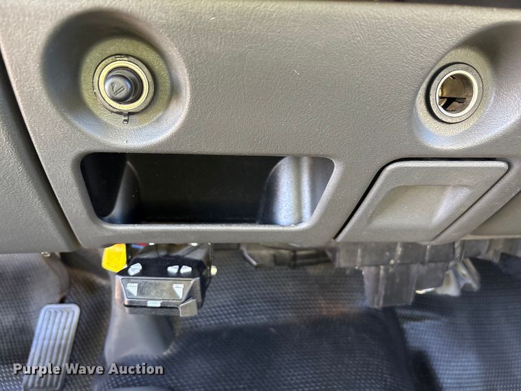 image for item EU4753 2004 Chevrolet Silverado 2500HD flatbed pickup truck