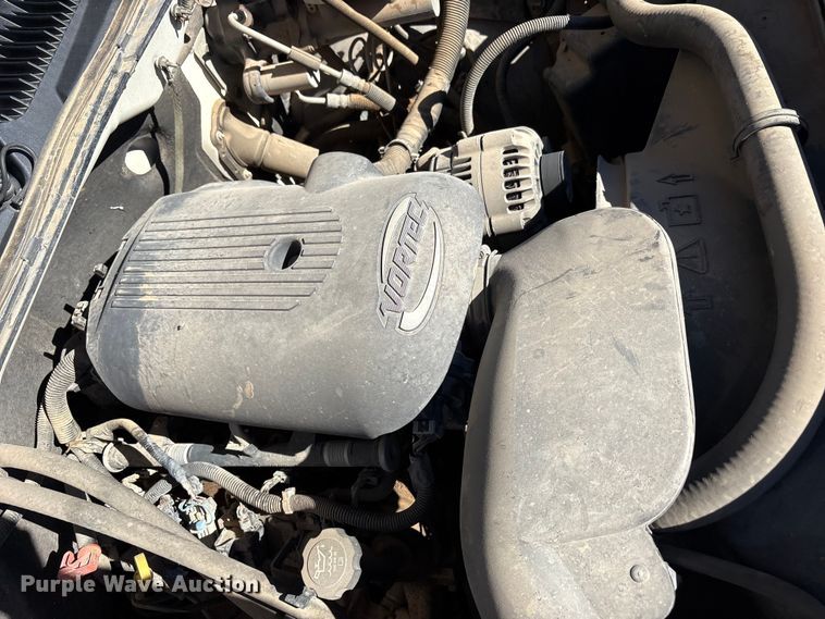 image for item EU4753 2004 Chevrolet Silverado 2500HD flatbed pickup truck