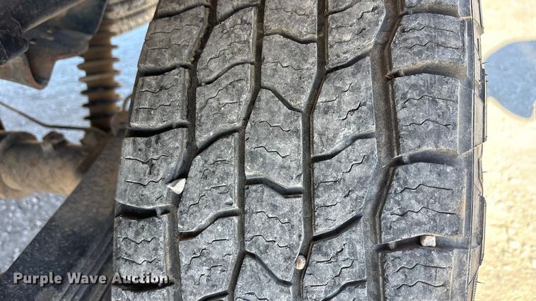 image for item EU4753 2004 Chevrolet Silverado 2500HD flatbed pickup truck