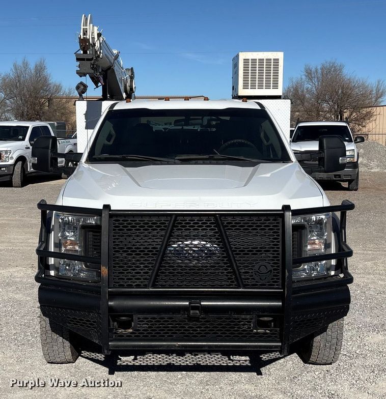 image for item EU4754 2019 Ford F550 utility / service truck