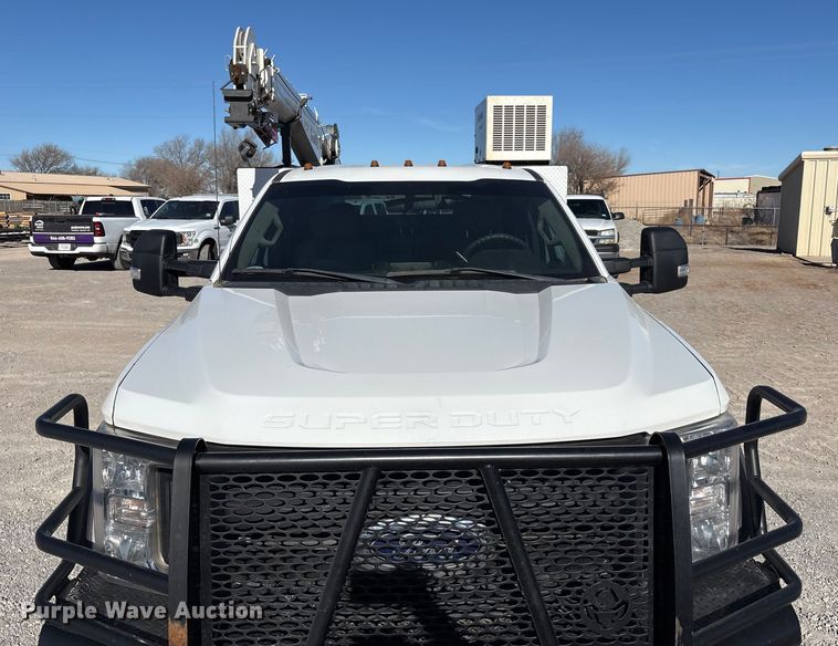 image for item EU4754 2019 Ford F550 utility / service truck