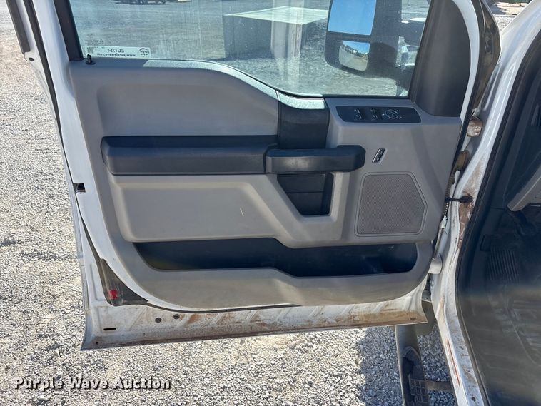 image for item EU4754 2019 Ford F550 utility / service truck