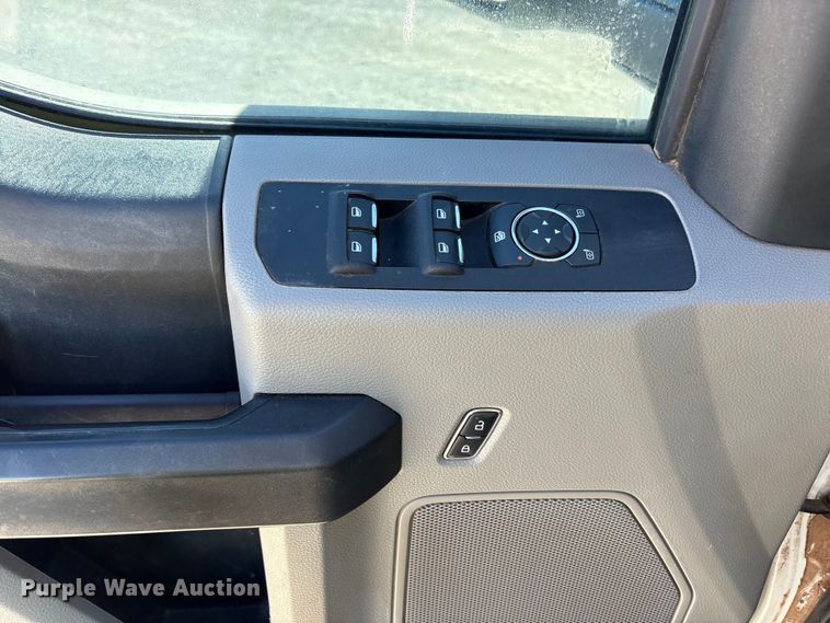 image for item EU4754 2019 Ford F550 utility / service truck