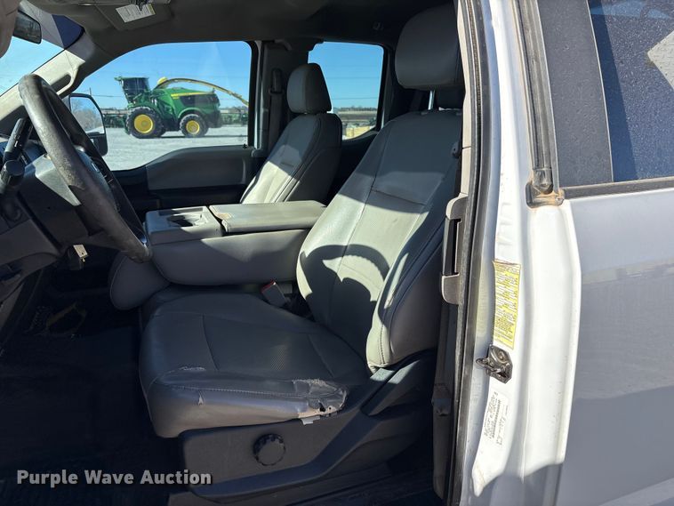 image for item EU4754 2019 Ford F550 utility / service truck