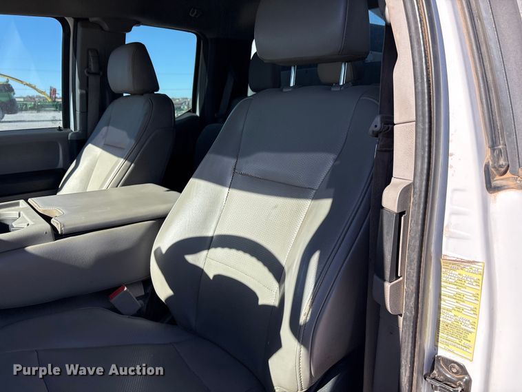 image for item EU4754 2019 Ford F550 utility / service truck