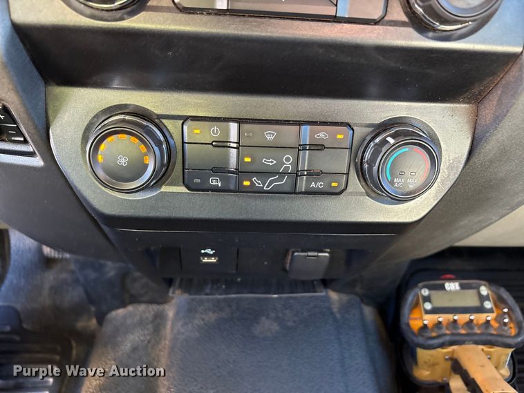 image for item EU4754 2019 Ford F550 utility / service truck