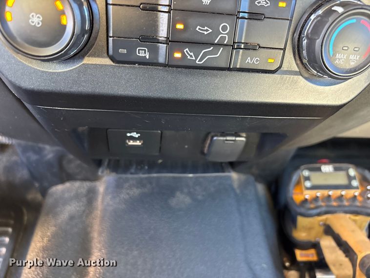 image for item EU4754 2019 Ford F550 utility / service truck