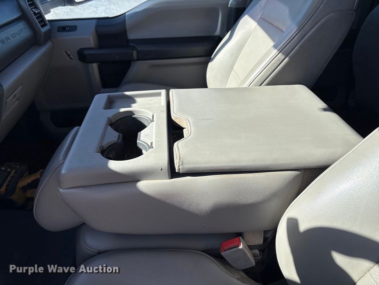 image for item EU4754 2019 Ford F550 utility / service truck