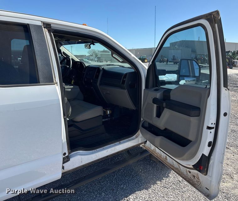 image for item EU4754 2019 Ford F550 utility / service truck