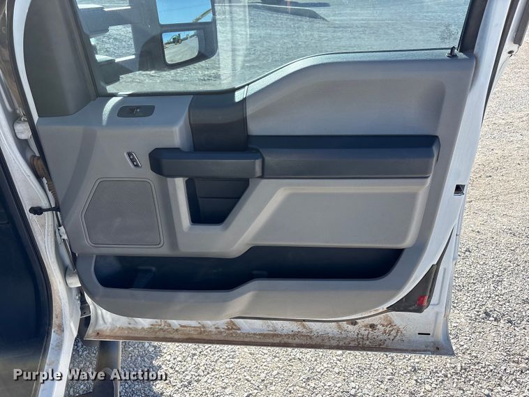 image for item EU4754 2019 Ford F550 utility / service truck