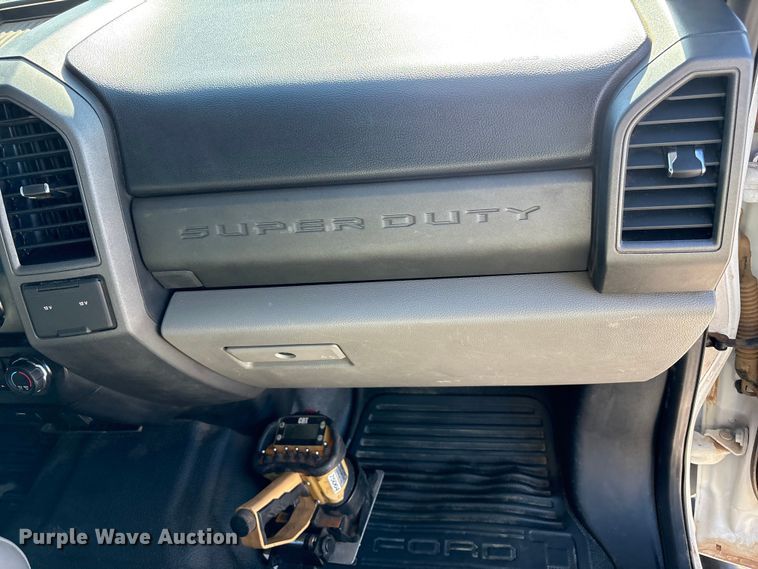 image for item EU4754 2019 Ford F550 utility / service truck