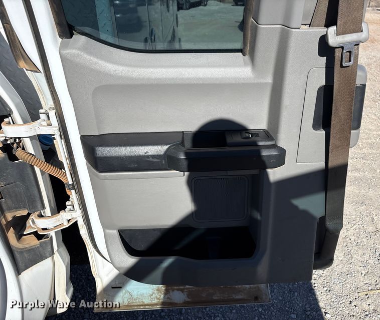 image for item EU4754 2019 Ford F550 utility / service truck