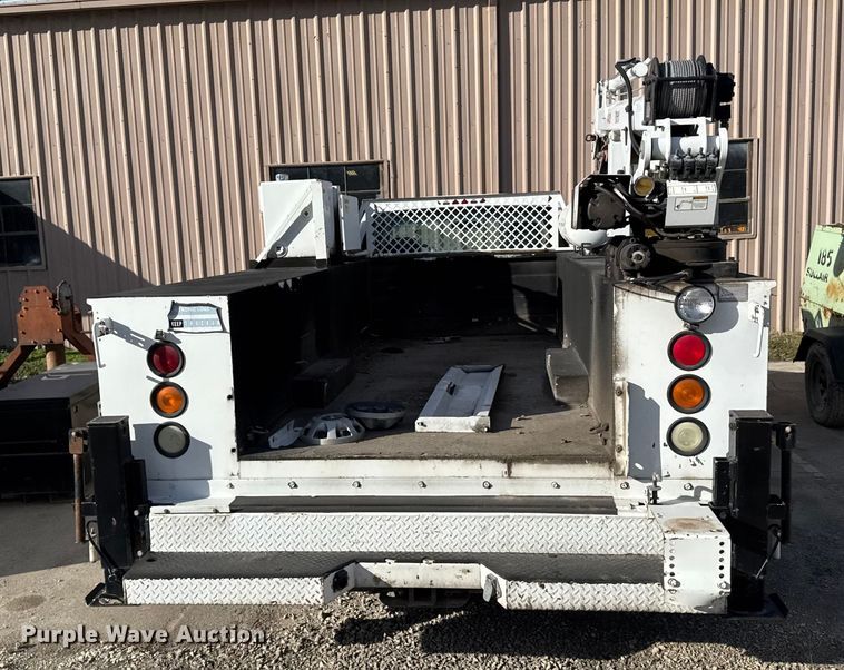 image for item EU6493 2005 GMC Sierra 3500HD utility bed pickup truck