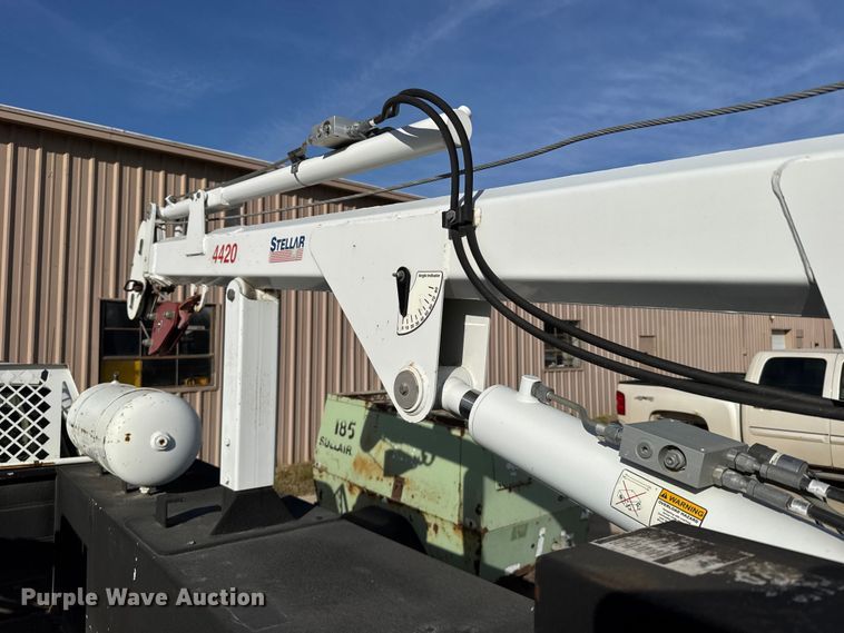 image for item EU6493 2005 GMC Sierra 3500HD utility bed pickup truck