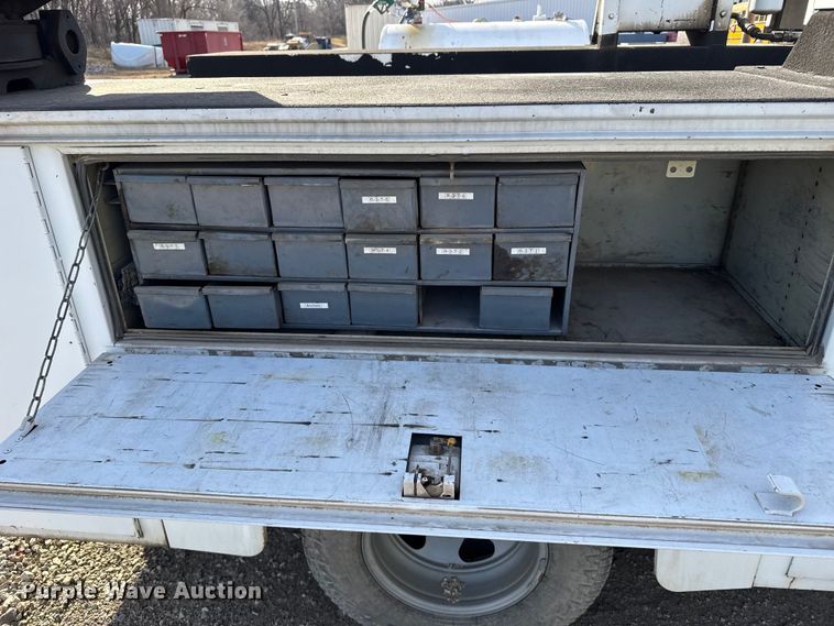 image for item EU6493 2005 GMC Sierra 3500HD utility bed pickup truck