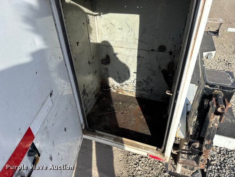 image for item EU6493 2005 GMC Sierra 3500HD utility bed pickup truck