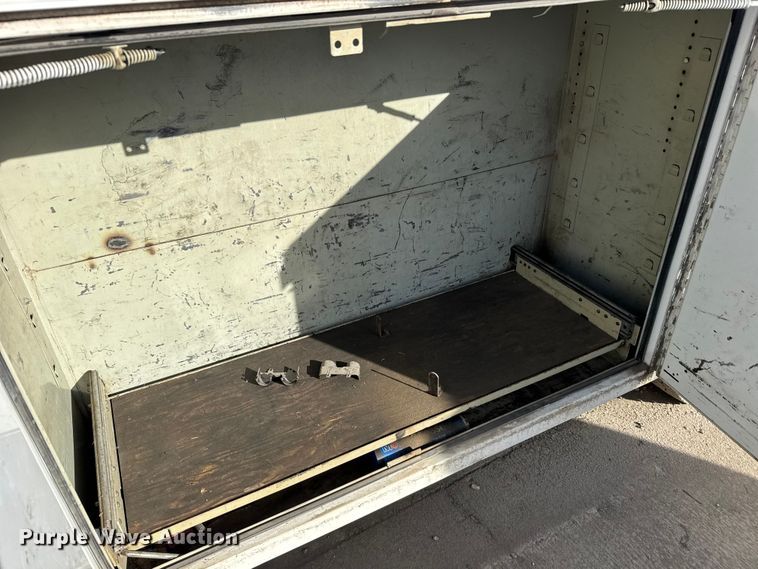 image for item EU6493 2005 GMC Sierra 3500HD utility bed pickup truck