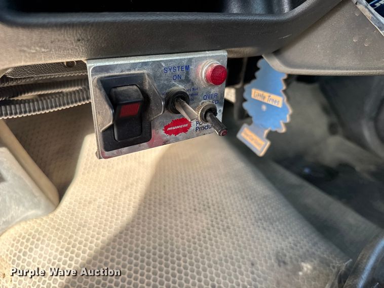 image for item EU6493 2005 GMC Sierra 3500HD utility bed pickup truck