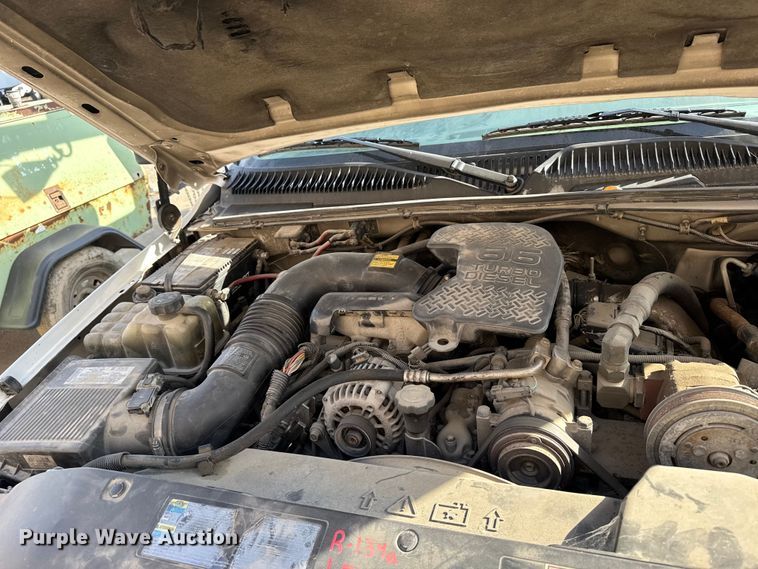 image for item EU6493 2005 GMC Sierra 3500HD utility bed pickup truck