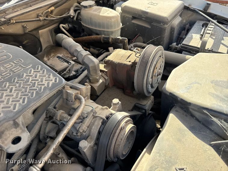 image for item EU6493 2005 GMC Sierra 3500HD utility bed pickup truck