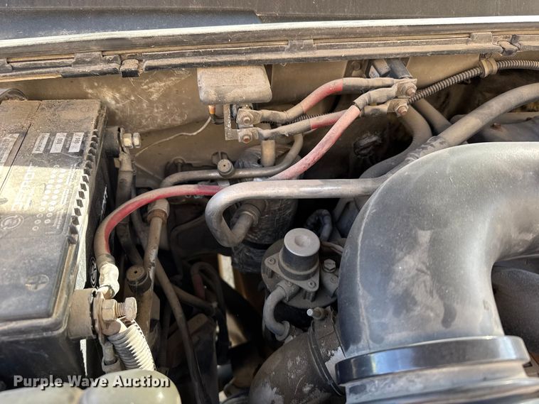 image for item EU6493 2005 GMC Sierra 3500HD utility bed pickup truck