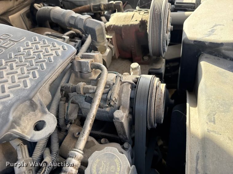 image for item EU6493 2005 GMC Sierra 3500HD utility bed pickup truck