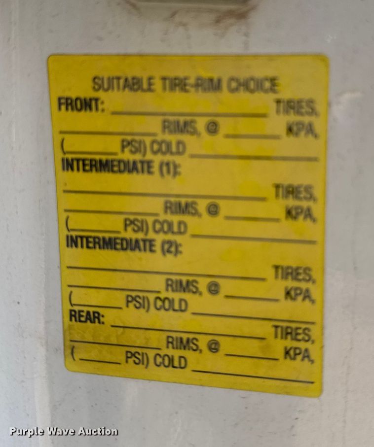 image for item EU6493 2005 GMC Sierra 3500HD utility bed pickup truck