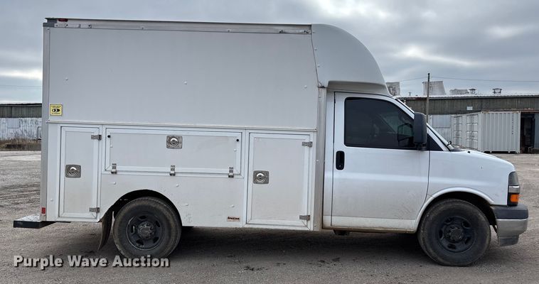 image for item EV3440 2017 Chevrolet Express 3500 utility van