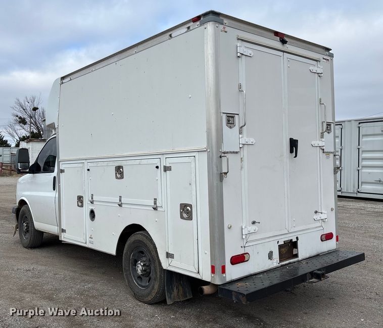 image for item EV3440 2017 Chevrolet Express 3500 utility van