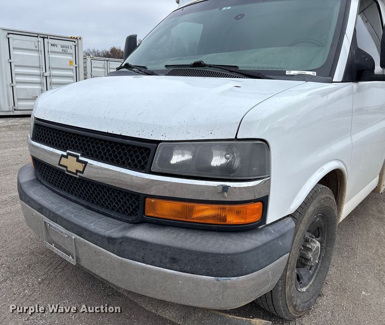 image for item EV3440 2017 Chevrolet Express 3500 utility van