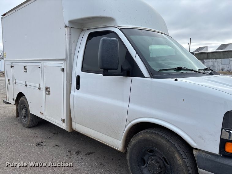 image for item EV3440 2017 Chevrolet Express 3500 utility van