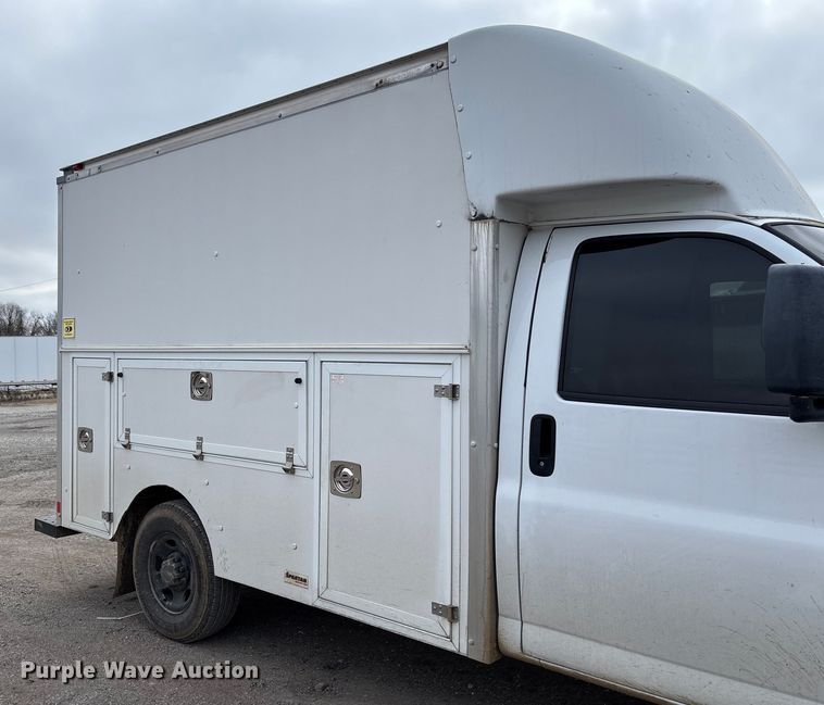 image for item EV3440 2017 Chevrolet Express 3500 utility van